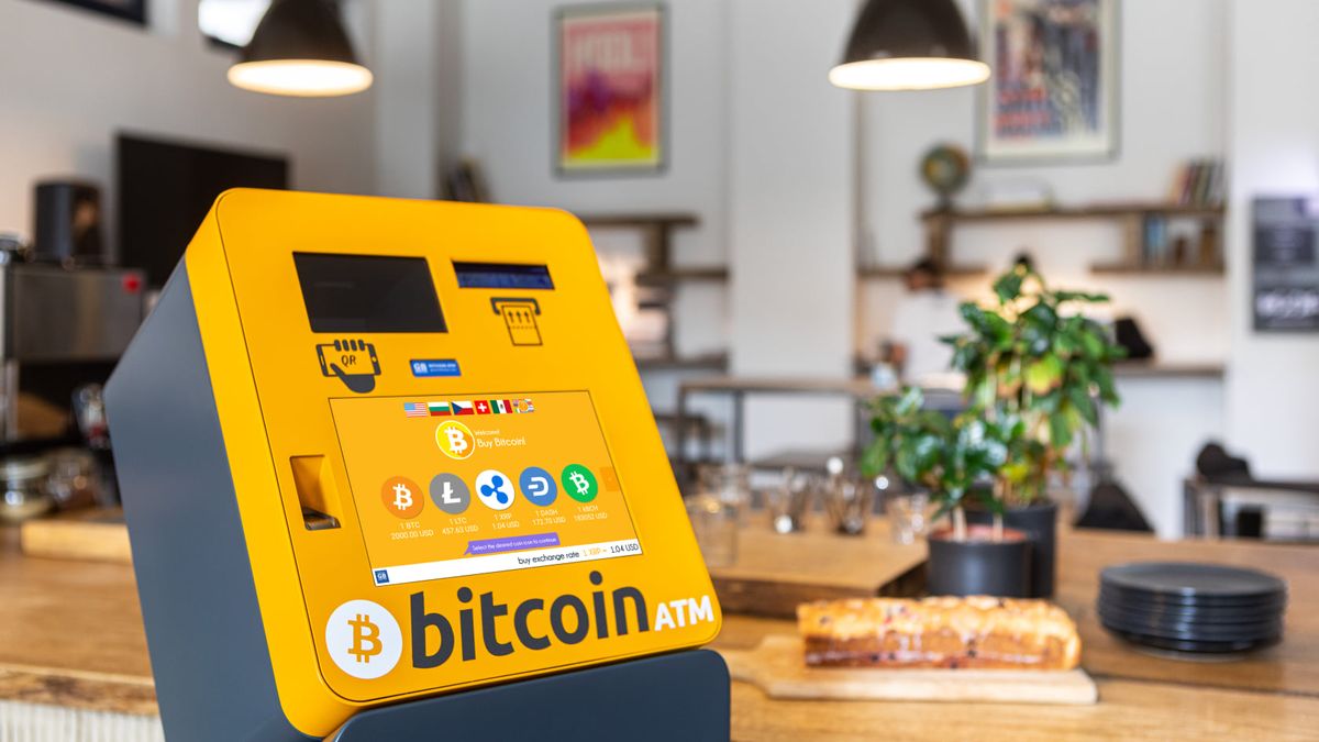 Obchod s bitcoiny nakonec ovládnou banky, říká výrobce bitcoinomatů